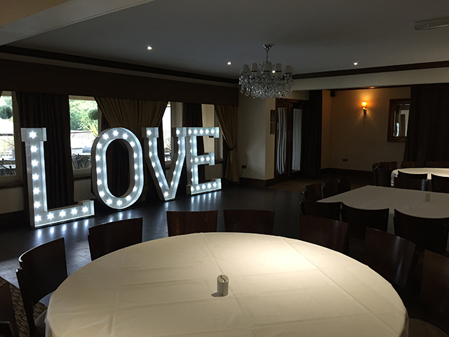 Mayflower Bar Eatery & Boutique Inn
