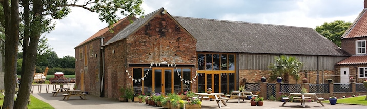 Barmbyfield Barns White Gloss Dance Floor Black White Dance
