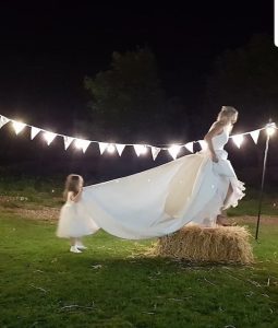 Festoon Lights for Highlighting Outdoor Spaces